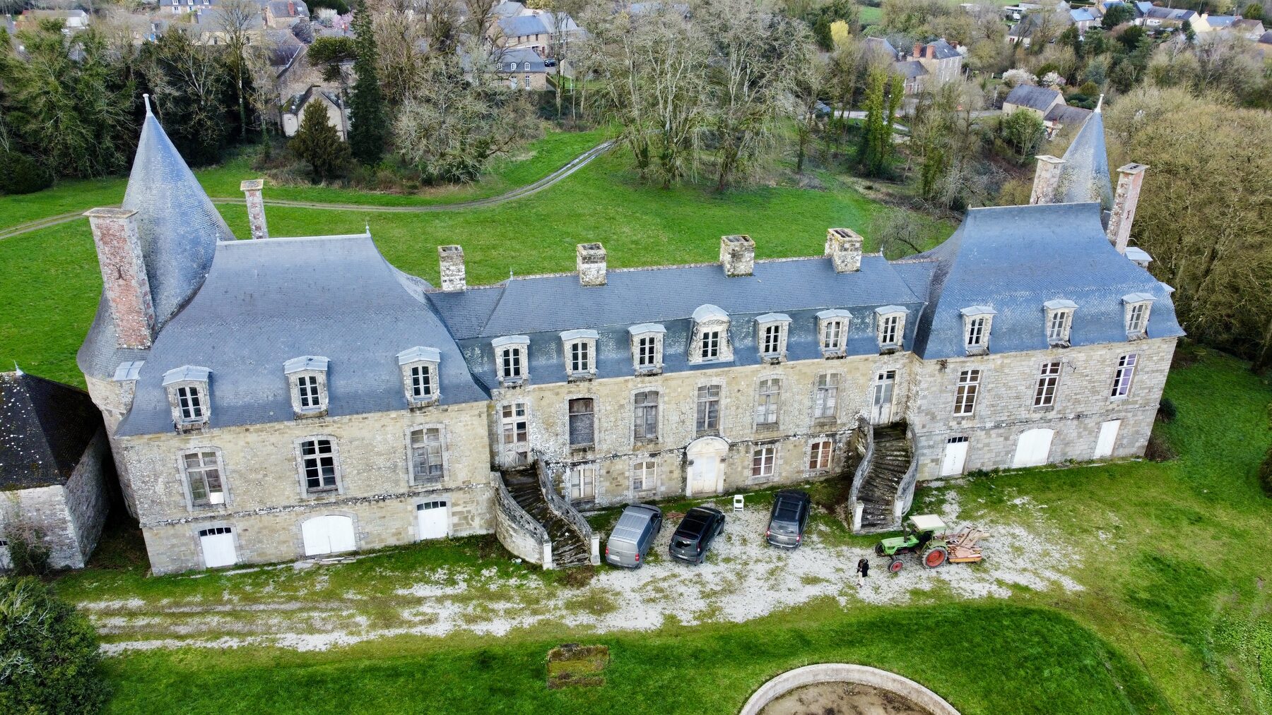 Vue aérienne du château du Bois de la Roche